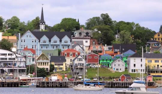 Read more about the article Halifax Airport to Lunenburg Limo Service